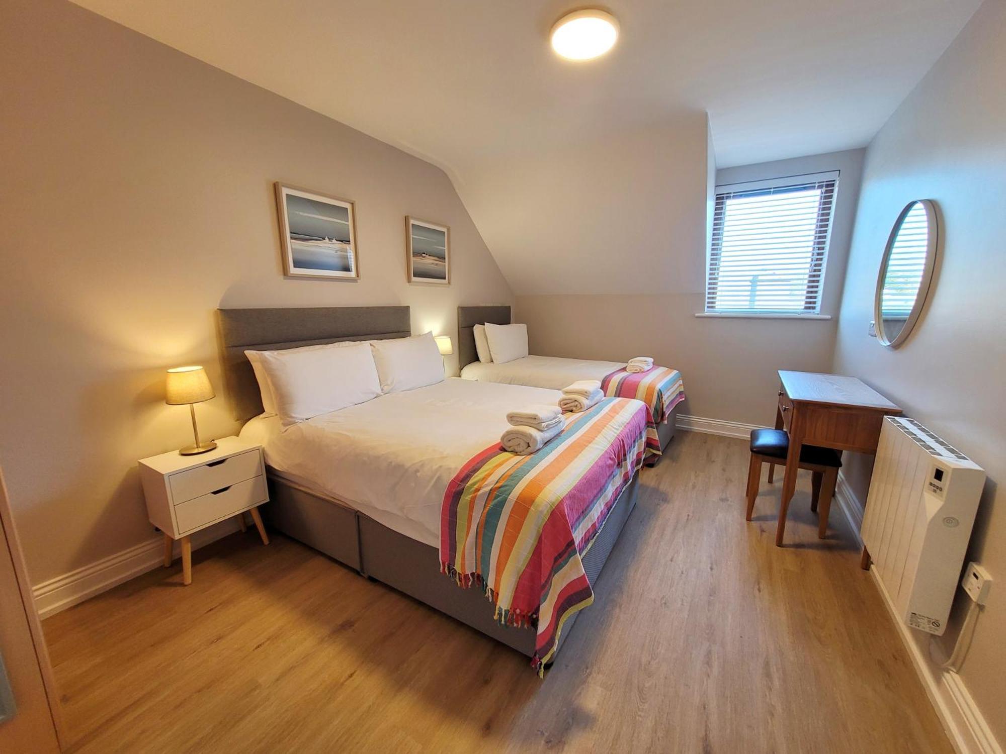 Donegan Court Aparthotel Galway Exterior foto