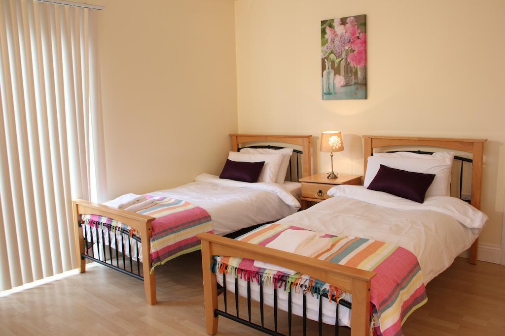 Donegan Court Aparthotel Galway Zimmer foto
