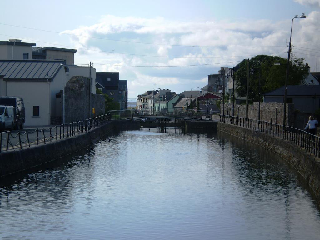 Donegan Court Aparthotel Galway Zimmer foto