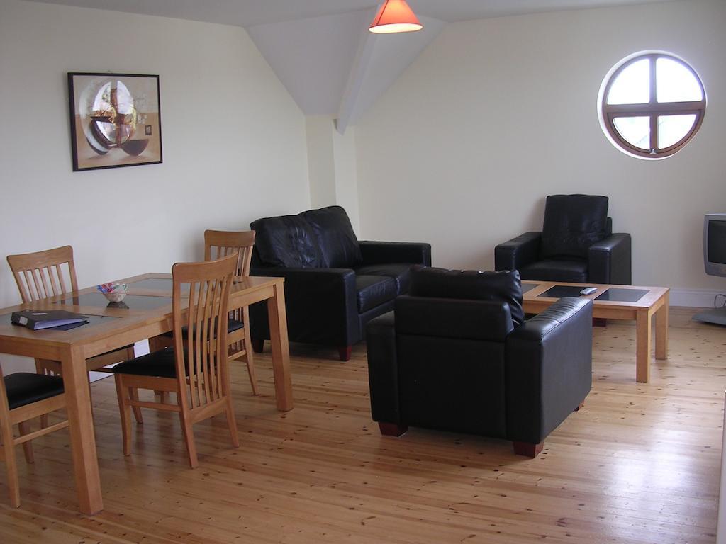 Donegan Court Aparthotel Galway Zimmer foto