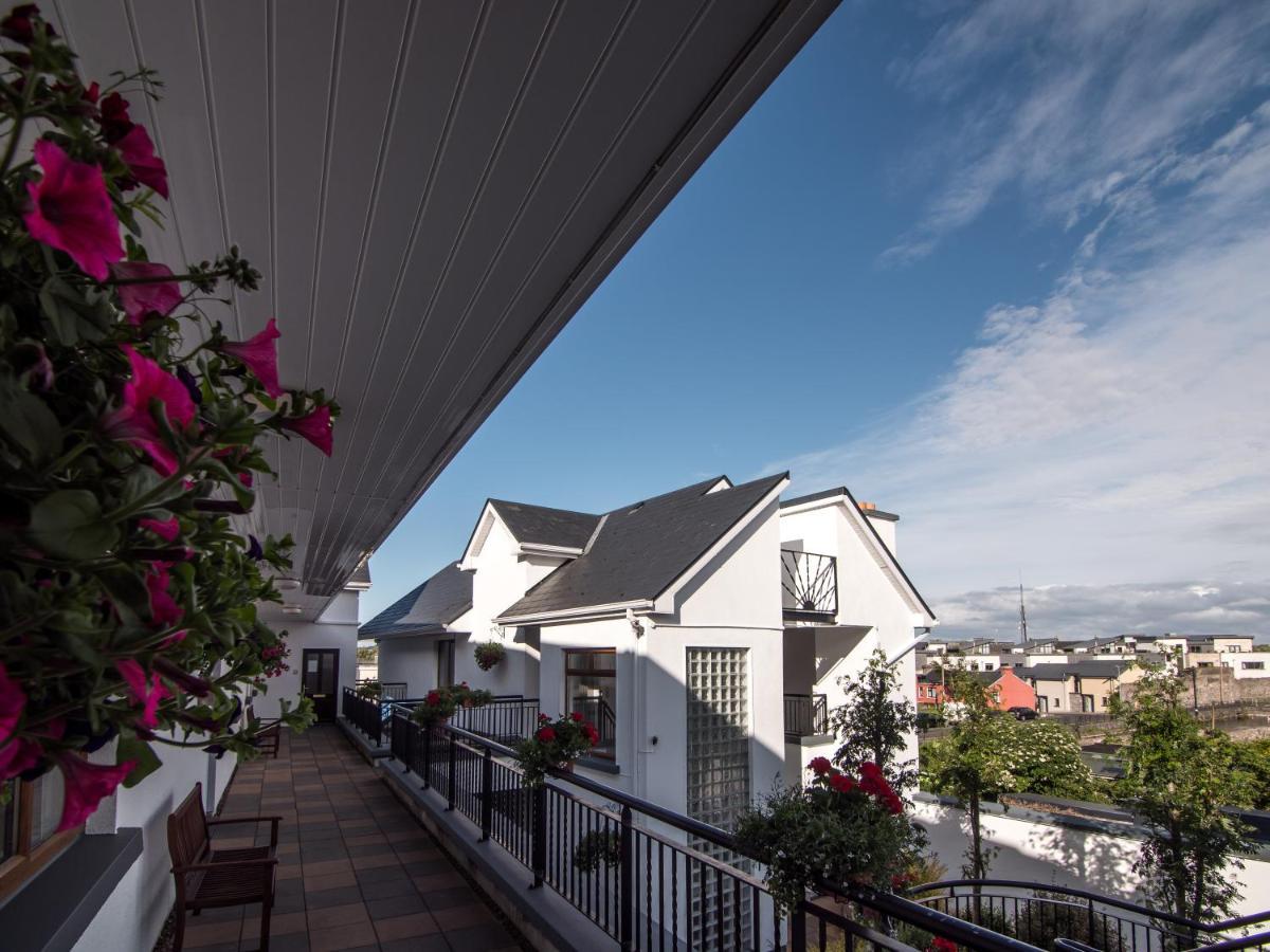 Donegan Court Aparthotel Galway Exterior foto