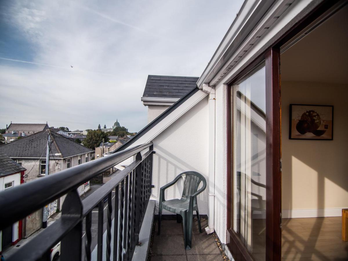 Donegan Court Aparthotel Galway Exterior foto