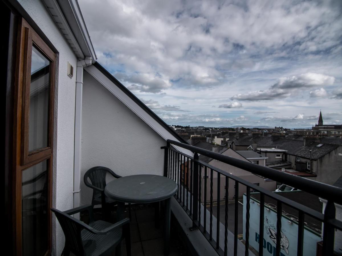 Donegan Court Aparthotel Galway Exterior foto